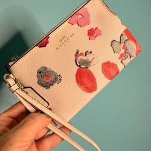 🌸 COACH Watercolor Floral Wristlet – Like New!